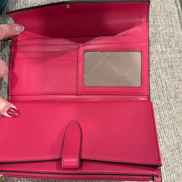 Michael Kors pink wallet/wristlet - Picture 4 of 5